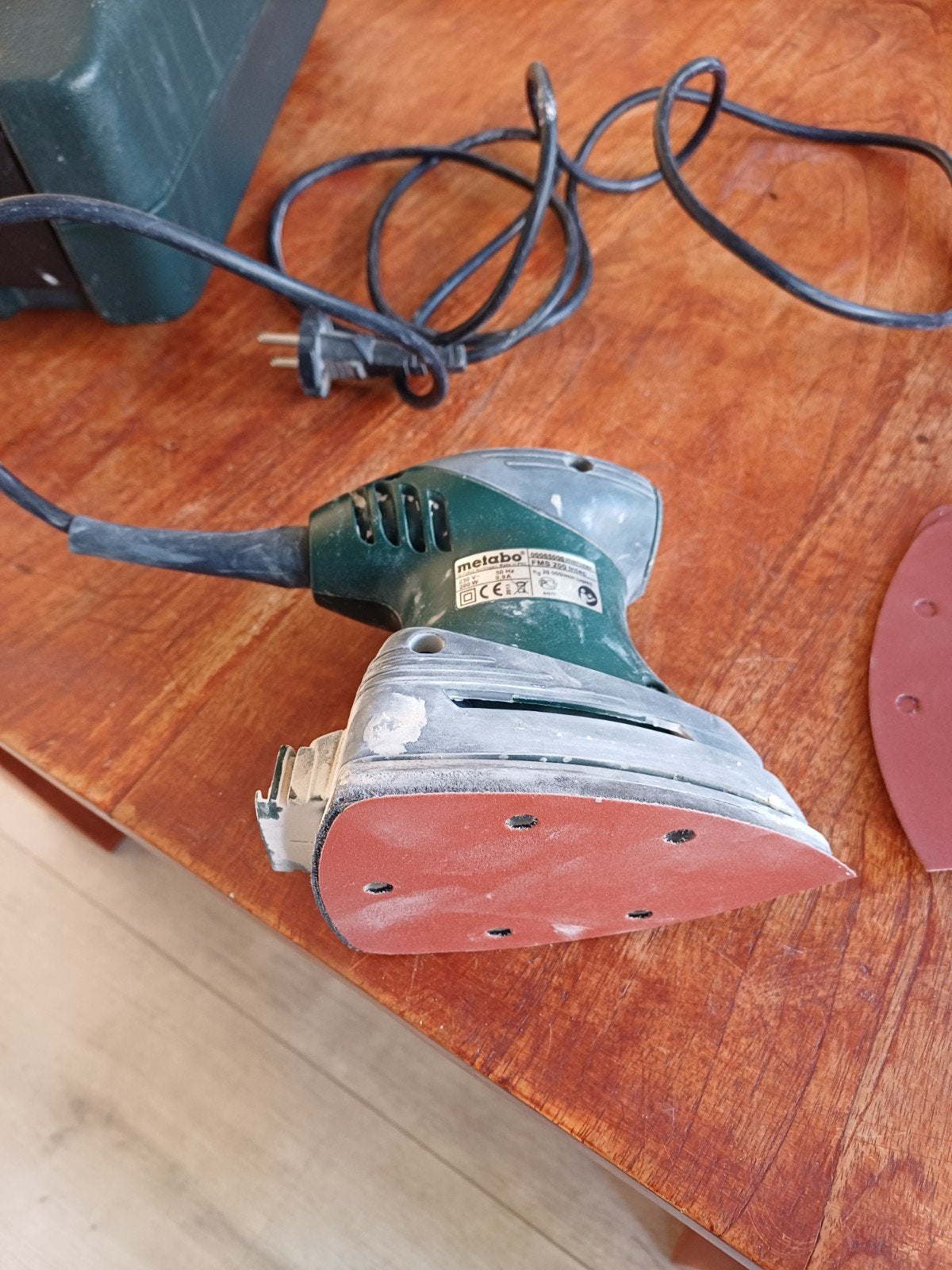 schuurmachine METABO FMS200 met koffer.  20€, Ophalen of Verzenden, Gebruikt, Minder dan 600 watt, Vlakschuurmachine