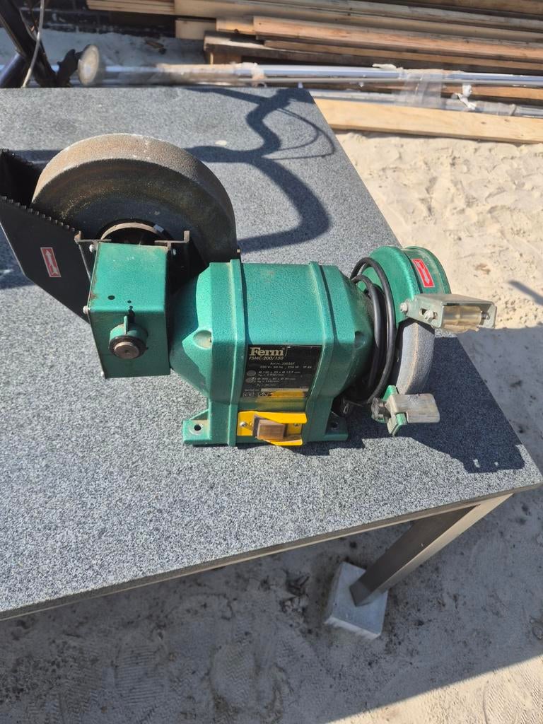 Slijpsteen te koop, Doe-het-zelf en Verbouw, Gereedschap | Slijpmachines, Ophalen, Minder dan 700 watt, Werkbankslijpmachine