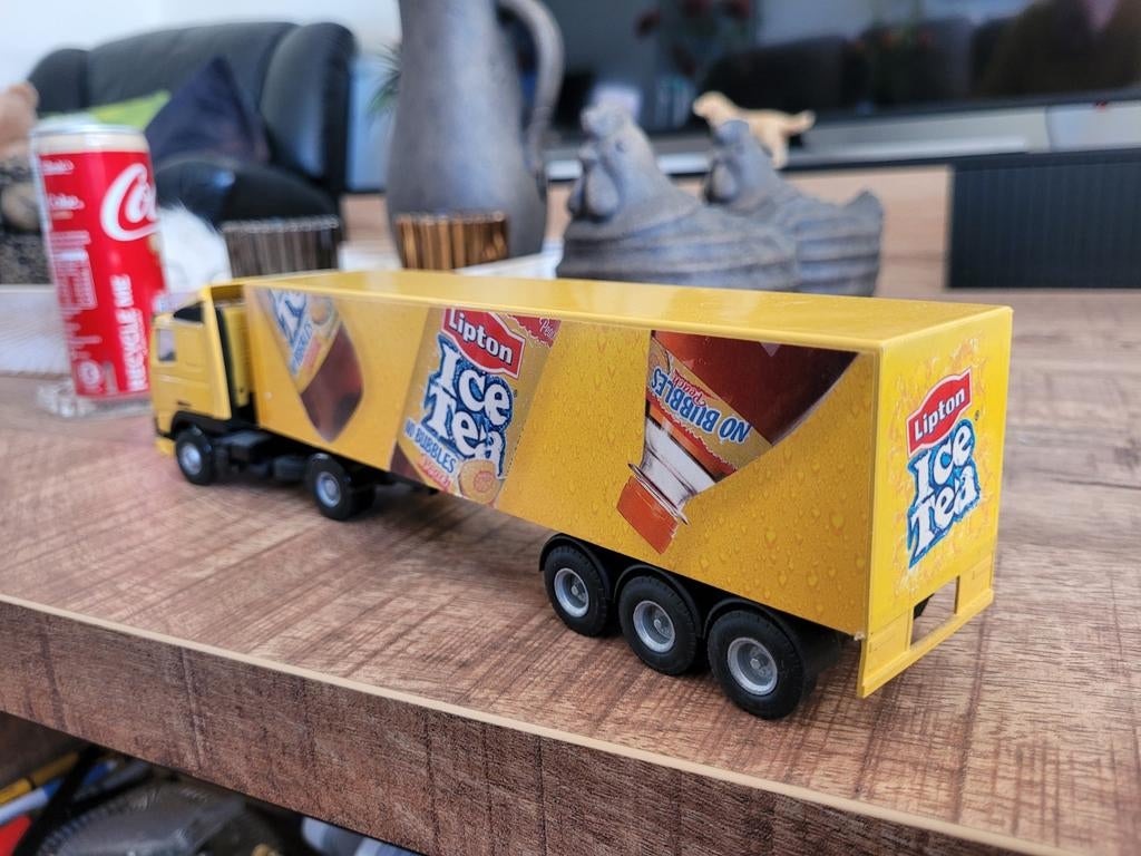 Drie volvo.s lipton ice, Overige merken, O, O, O