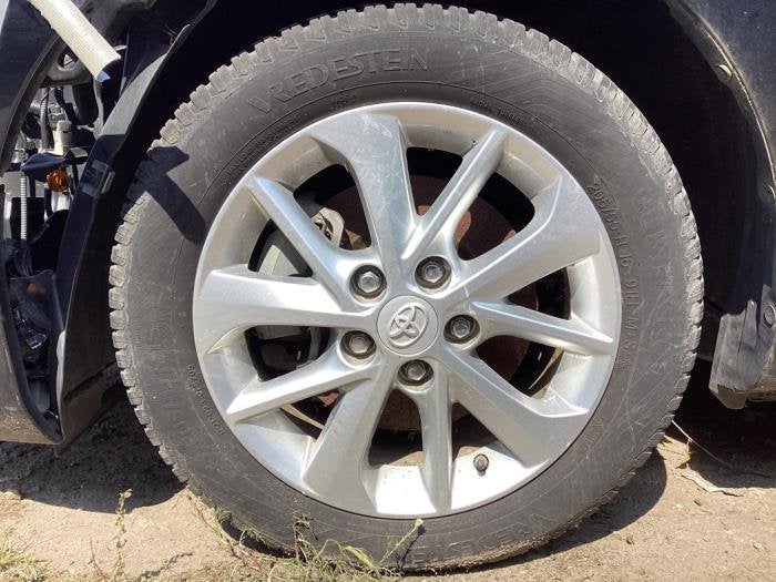 Velgen set + banden van een Toyota Auris, Auto-onderdelen, Banden en Velgen, Gebruikt, -, -, Ophalen of Verzenden