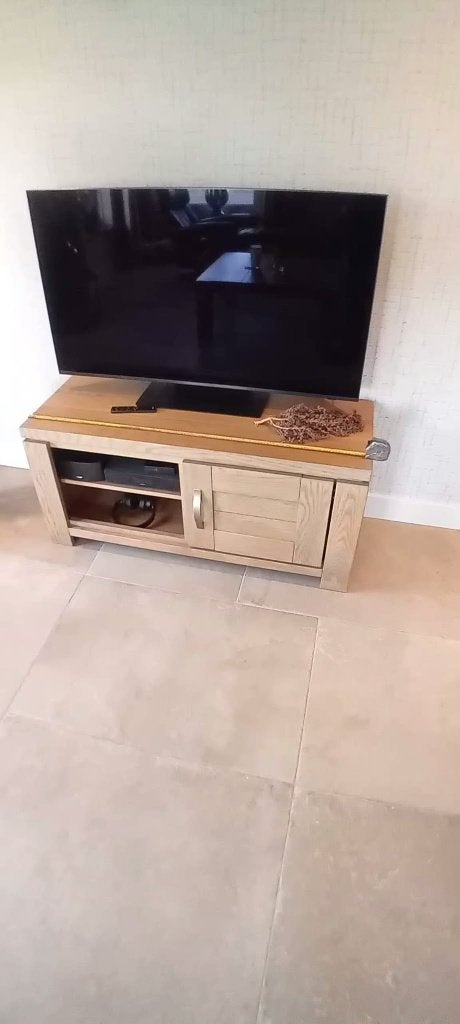 tv  kast