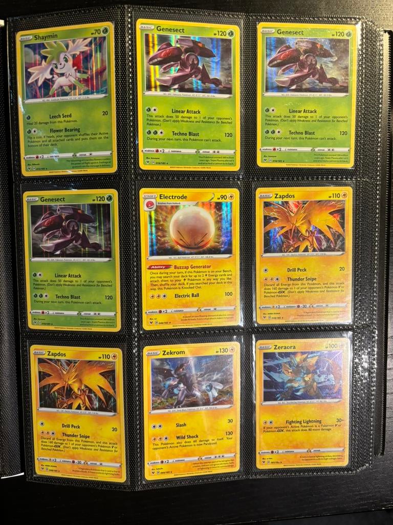 Pokémon Kaarten Holo’s Vivid Voltage / 185, Ophalen of Verzenden, Zo goed als nieuw, Meerdere kaarten