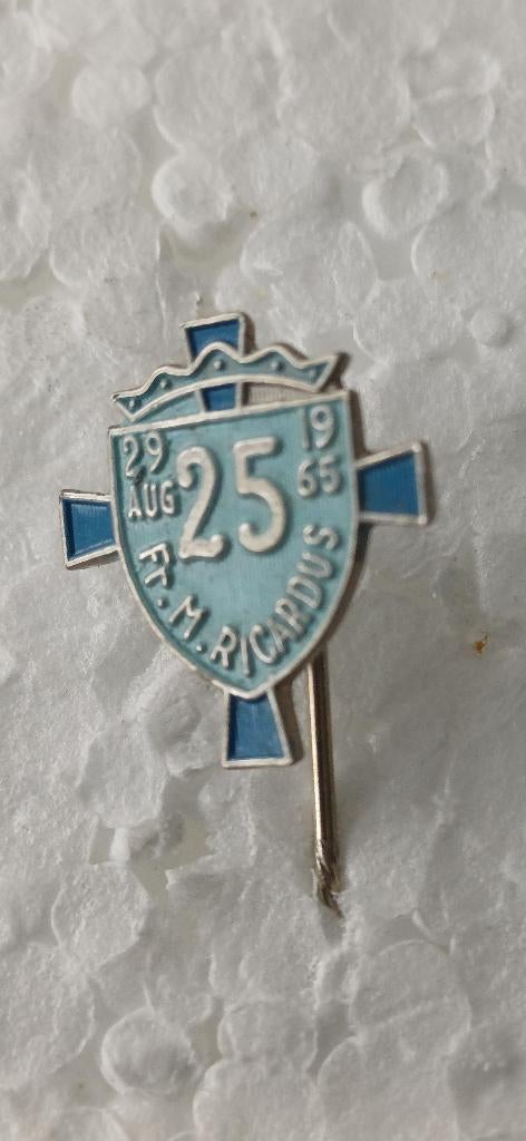 Fr. M.Ricardus 29 augustus 1955 Jubileum 25 jaar, Verzamelen, Speldjes, Pins en Buttons, Ophalen of Verzenden, Zo goed als nieuw