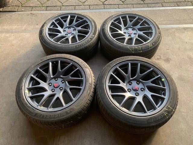 ORIGINELE TESLA MODEL 3 Y VELGEN + BANDEN 235 45 R18 + TPMS, Auto-onderdelen, Banden en Velgen, 18 inch, Gebruikt, ., Banden en Velgen