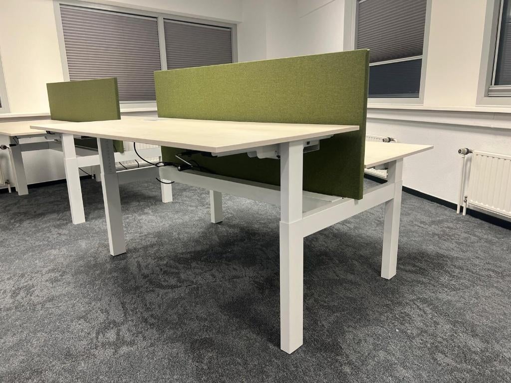 Drentea duo-bureau slinger stopcontact, verdeler, kabelgoot, Huis en Inrichting, Bureaus, Verzenden, In hoogte verstelbaar, Gebruikt