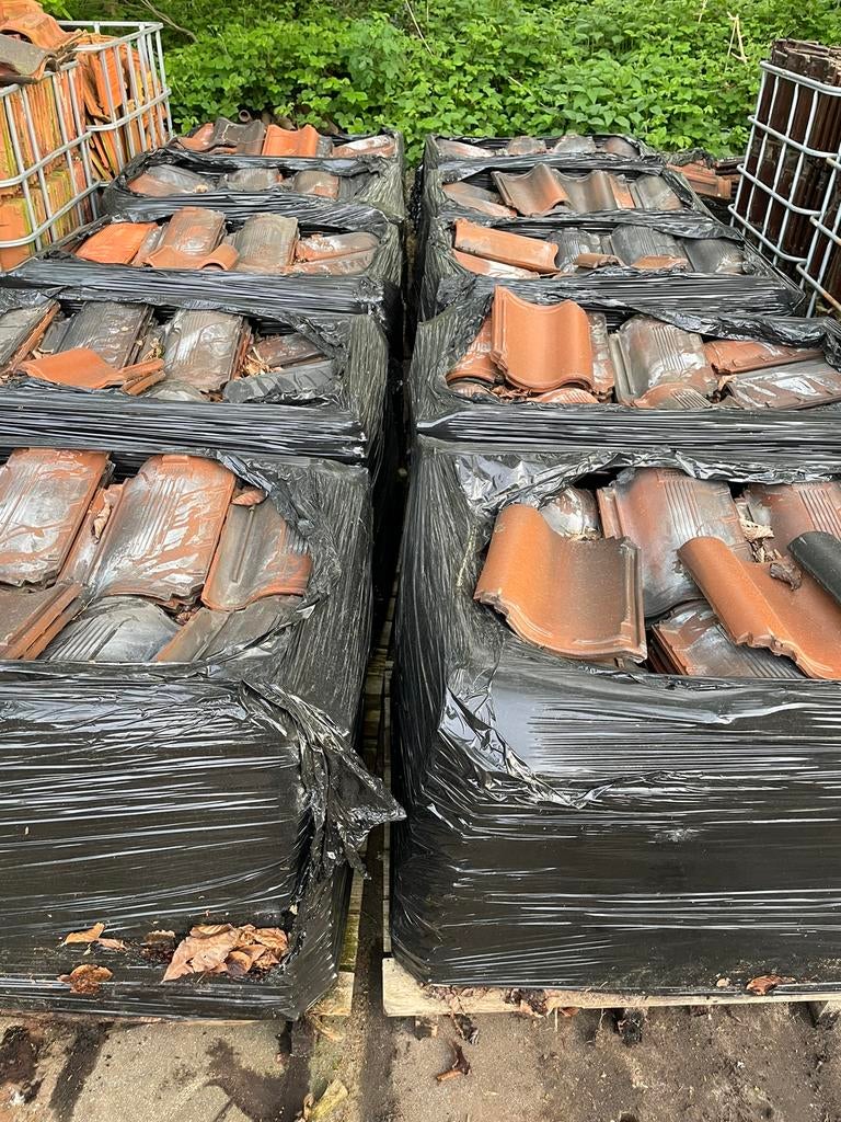 Grote voorraad gebruikte dakpannen nokvorst gevelpan nokpan, Gebruikt, Ophalen of Verzenden, 15 m² of meer, Dakpannen