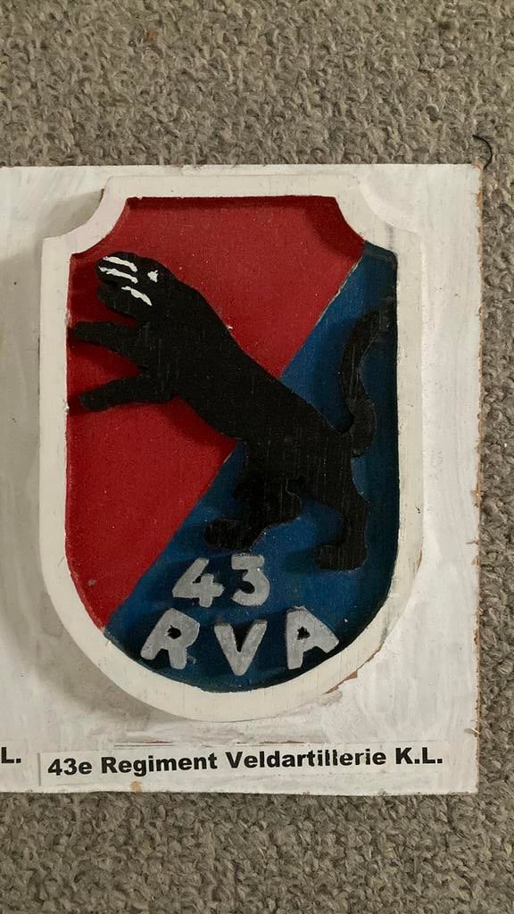 KNIL/KL 43e Regiment Veldartillerie, Ophalen of Verzenden, Landmacht, Nederland, Embleem of Badge