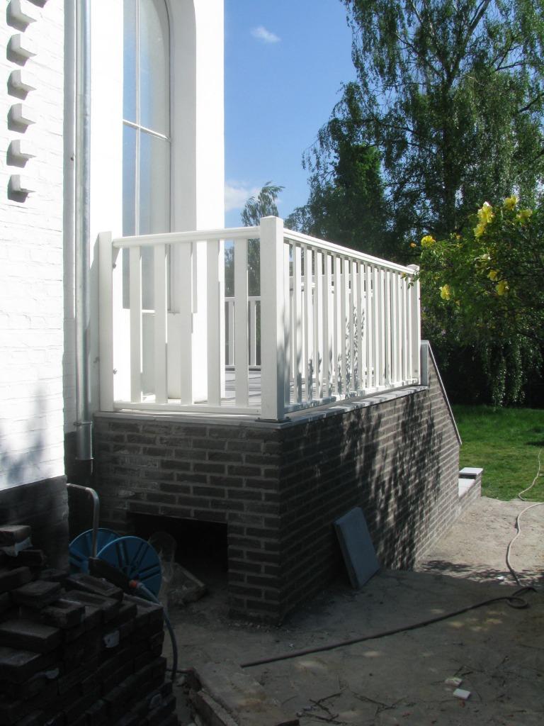 Foto 16 van Balkon,hekwerk,baluster,vide,veranda,hout,balustrade,leuning