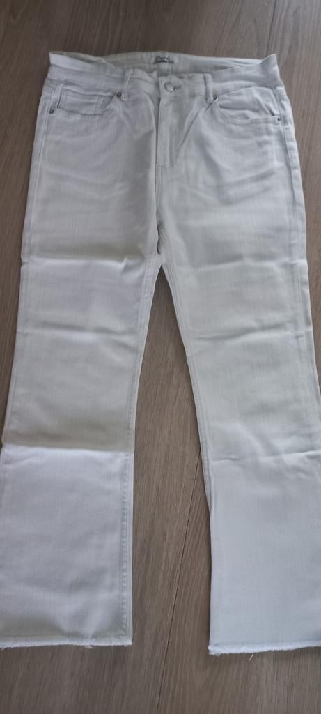 Te koop: Dames jeans crème, Kleding | Dames, Overige kleuren, Ophalen of Verzenden, Zo goed als nieuw, W33 - W36 (confectie 42/44)