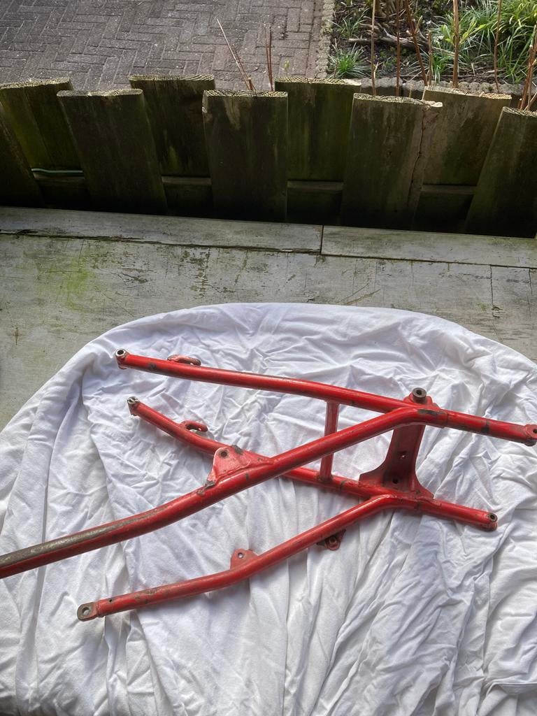 Honda cr sub frame 88,89, Motoren, Verzenden