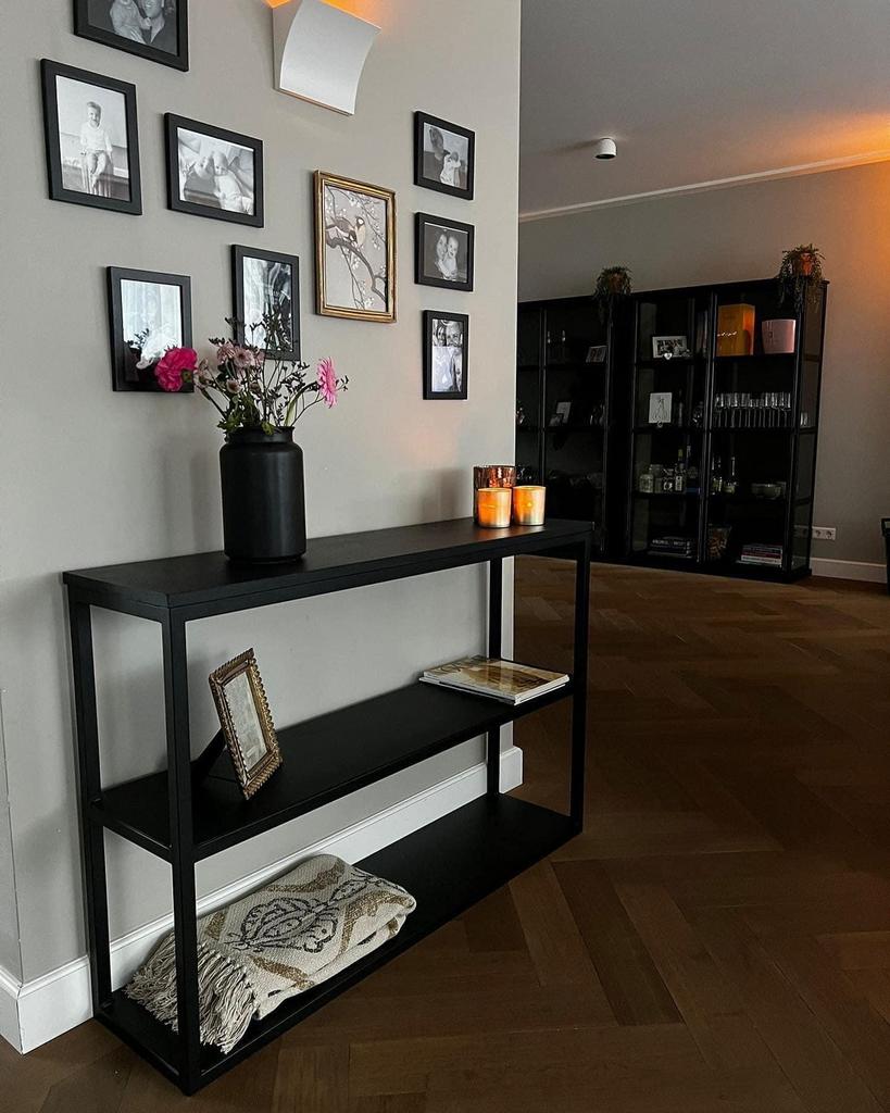 Unieke eiken sidetable – stijlvol design in RAL 9005 op maat, Huis en Inrichting, Ophalen, 100 tot 150 cm, Industrieel hotel chique