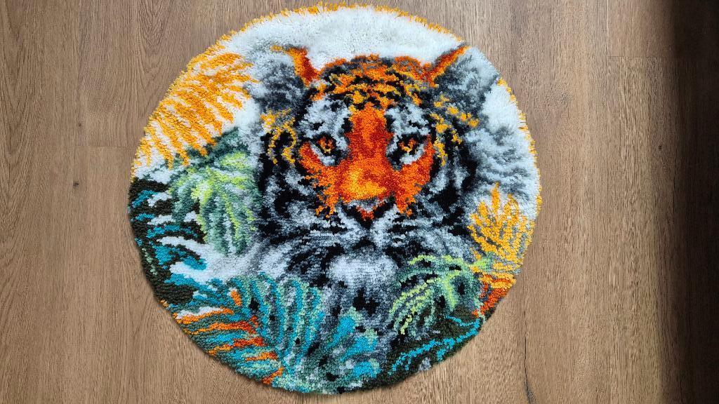 Vloerkleed, hand geknoopt, Tijger met Junglebladen (Vervaco), 50 tot 100 cm, Overige kleuren, Rond, Zo goed als nieuw