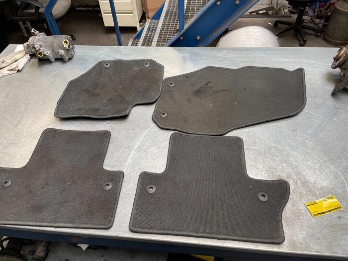 Matten Set van een Volvo V60, Ophalen of Verzenden, 3 maanden garantie, Gebruikt, Volvo