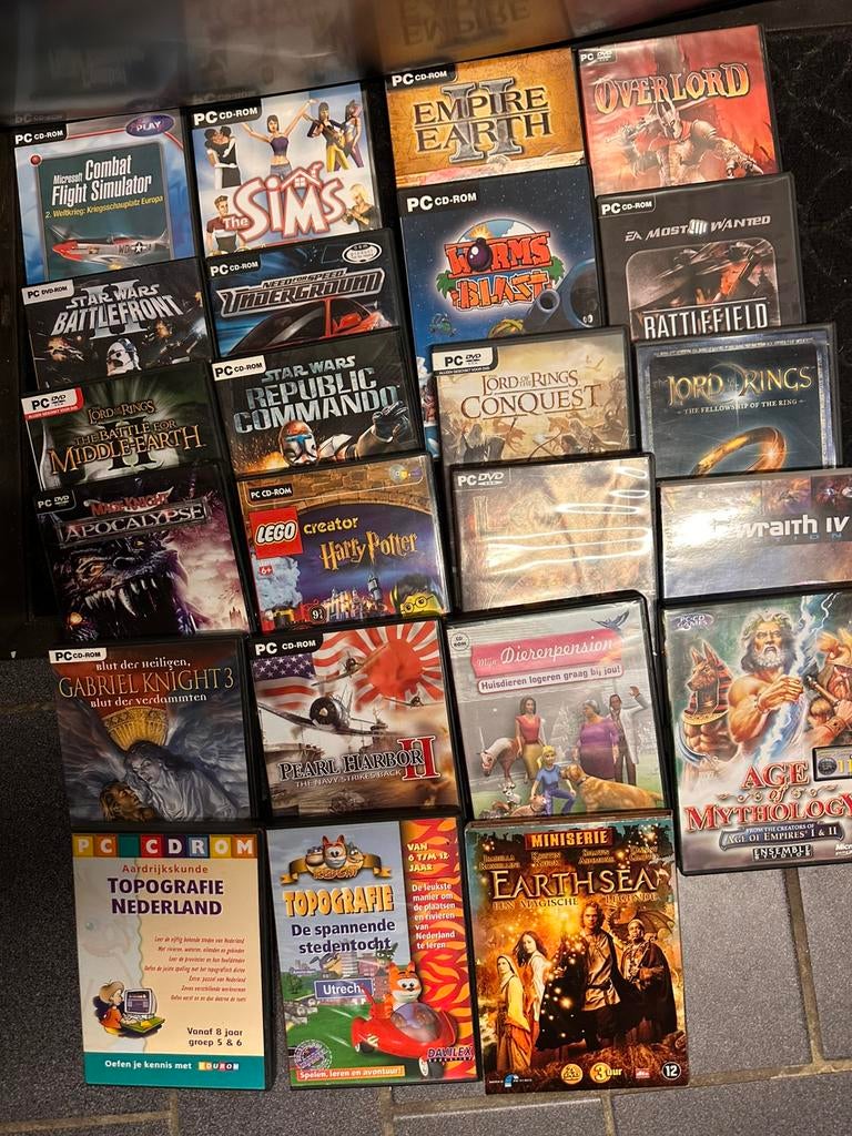 PC dvd spellen, €10 per stuk of een bod voor alles, Alle leeftijden, Ophalen of Verzenden, Zo goed als nieuw