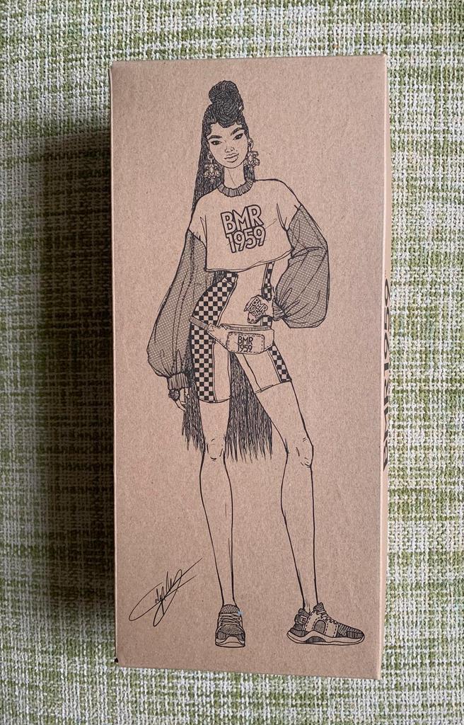 2019 Mattel BMR1959 Barbie GHT91 lege doos met extra's, Verzamelen, Poppen, Ophalen of Verzenden, Zo goed als nieuw, Fashion Doll