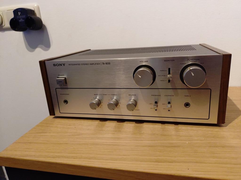 Sony TA-1630 stereo versterker met houten zijpanelen, Audio, Tv en Foto, Versterkers en Receivers, Ophalen, Sony