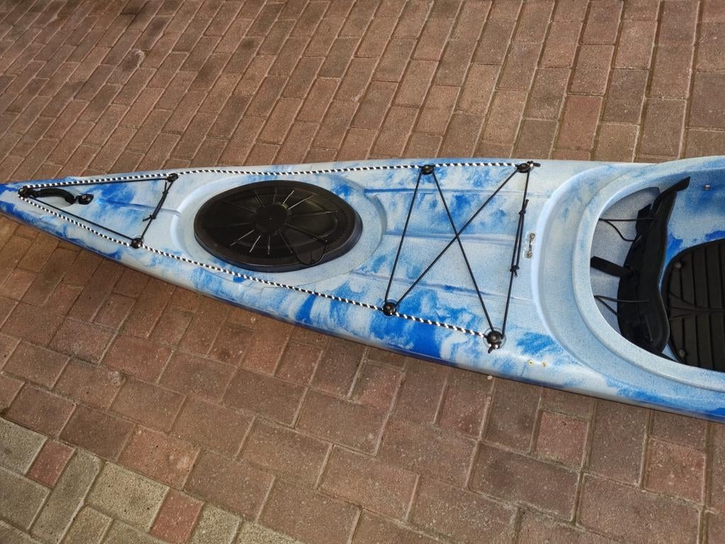 LIKER EASTY Tourkayak 1 persoons
Polyethyleen
Variabele Skeg, Ophalen, Kajak, Nieuw, Info@postmawatersport.nl