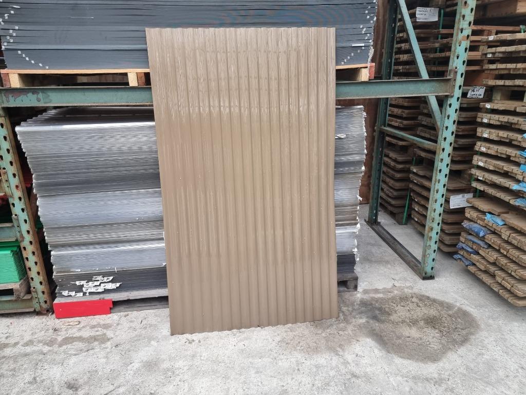 Kunststof golfplaat bruin 1000x1750mm voor €8,75 per stuk