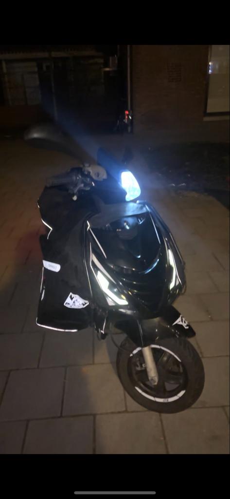 Piaggio Zip 2017 - Custom & Goed Onderhouden!, Fietsen en Brommers, Brommeronderdelen | Scooters, Gebruikt, Piaggio, Overige typen