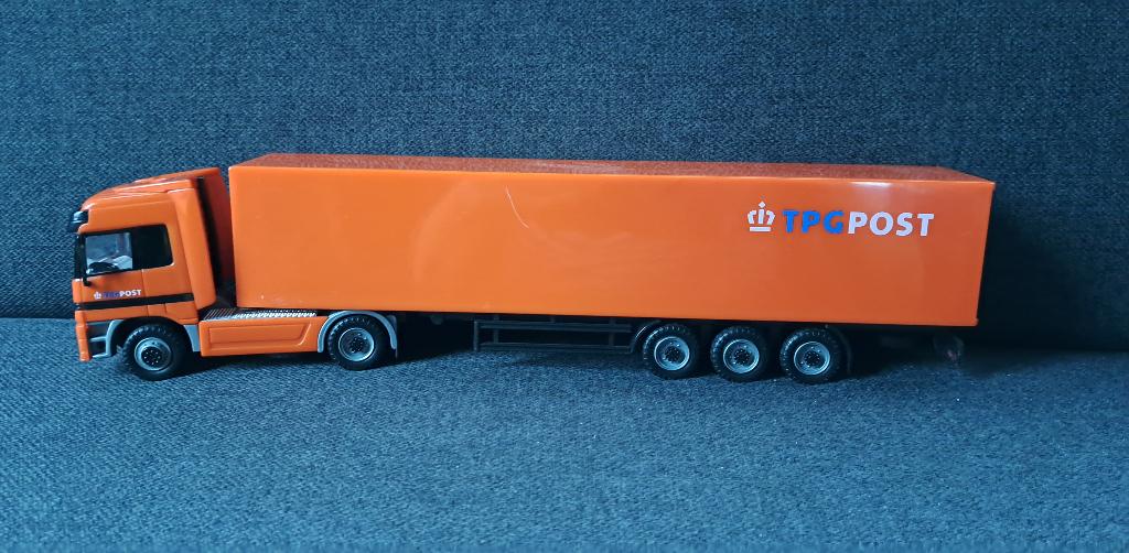 TPG Post truck met oplegger op schaal, Ophalen of Verzenden