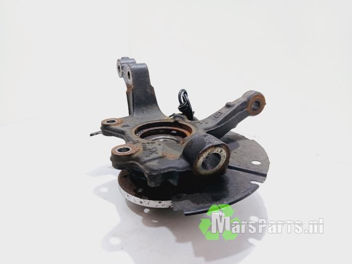 Fusee rechts-voor van een Renault Clio, Auto-onderdelen, Ophanging en Onderstel, Renault, Gebruikt, 6 maanden garantie, 12 maanden garantie
