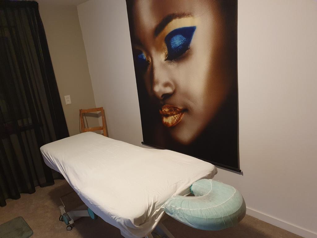Masseur 59 jaar voor ontspanningsmassage man/vrouw., Ontspanningsmassage