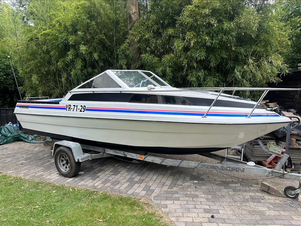 Mooie renken cuddy cabin 2000 incl trailer, Watersport en Boten, Speedboten, Binnenboordmotor, Ophalen of Verzenden, Zo goed als nieuw