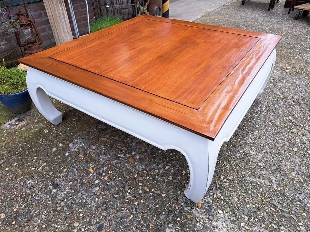 Grote oosterse opium tafel. 110x110cm en 45cm hoog.