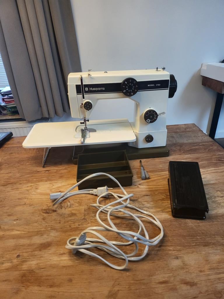 Husqvarna 2780, Ophalen, Gebruikt, Naaimachine, Husqvarna
