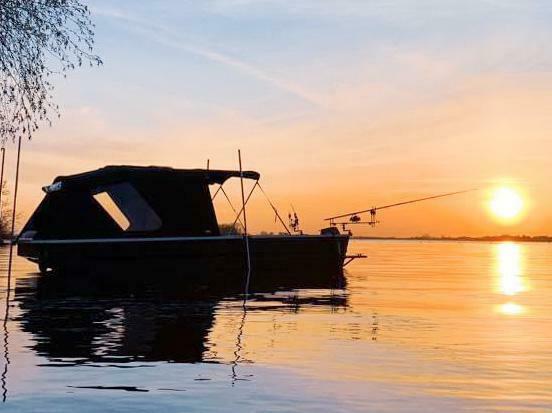 KARPERBOOT verhuur / huren op de Randmeren, Zeewolde
