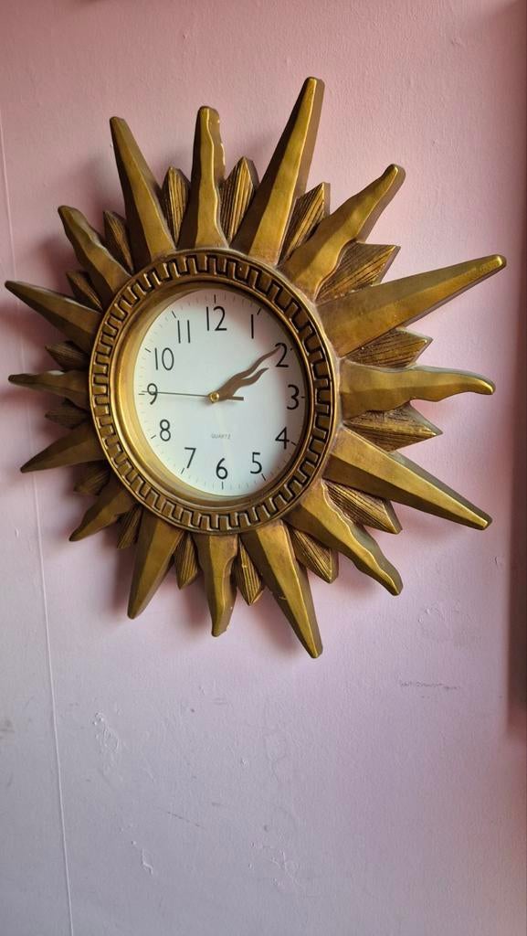 Grote gouden zon klok 45 cm, Huis en Inrichting, Woonaccessoires | Klokken, Gebruikt, Wandklok, Analoog, Ophalen of Verzenden