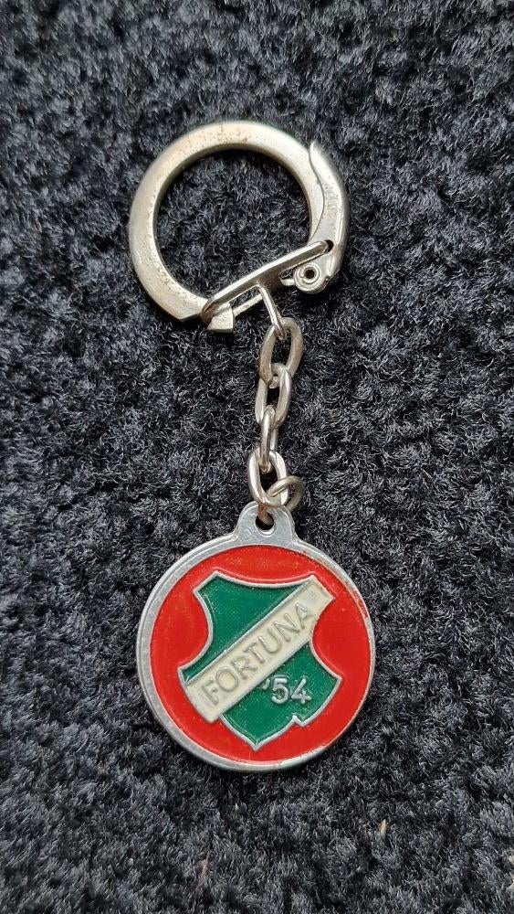 FORTUNA '54 voetbalclub sleutelganger 60-er jaren, Verzamelen, Sleutelhangers, Zo goed als nieuw, Sport, Ophalen of Verzenden