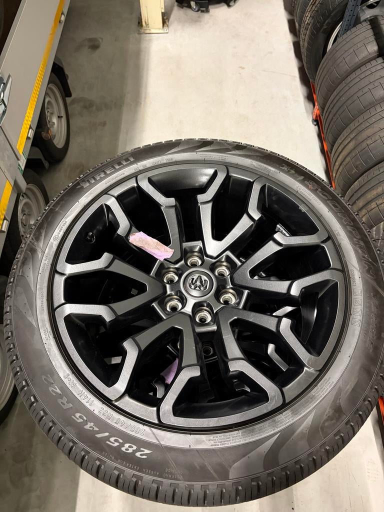 Nieuwe 22 inch Dodge Ram 2025 Wielen met Pirelli All Season