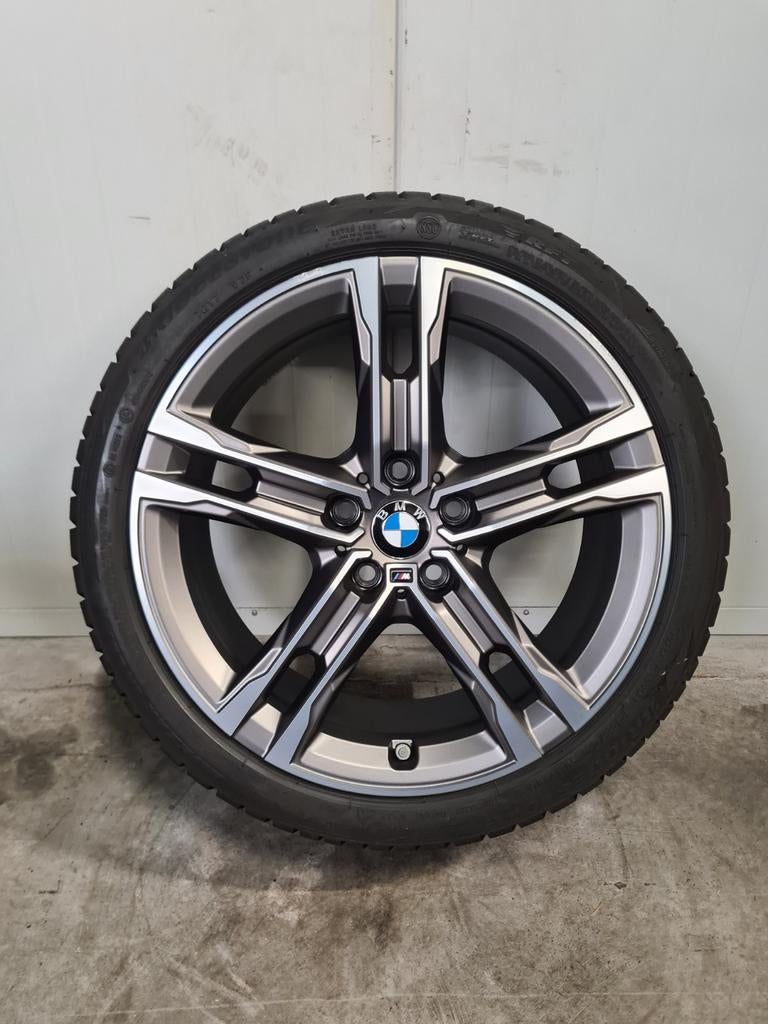18' BMW 1 2 Serie Styling 556M met winterbanden Origineel, 18 inch, Banden en Velgen, Personenwagen, 225 mm