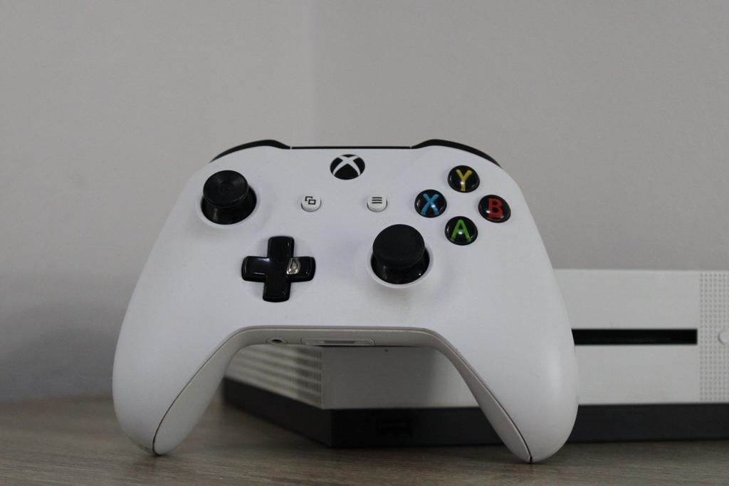 Xbox One S 4K + 1 Controller + 9 Spellen, Xbox One S, Ophalen of Verzenden, Met 1 controller, 500 GB