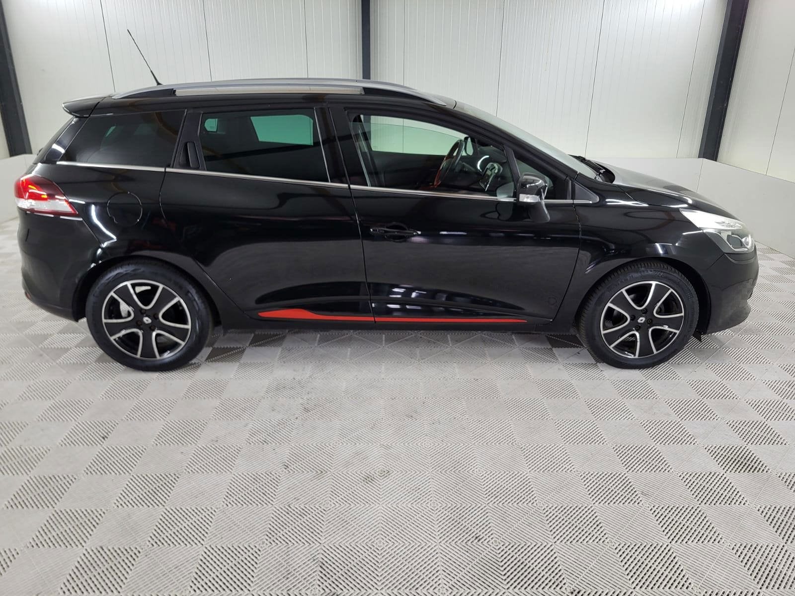 Renault Clio Estate 0.9 TCe Dynamique, Navigatie, 1e Eigenaa, Auto's, Voorwielaandrijving, Stof, Zwart, Origineel Nederlands