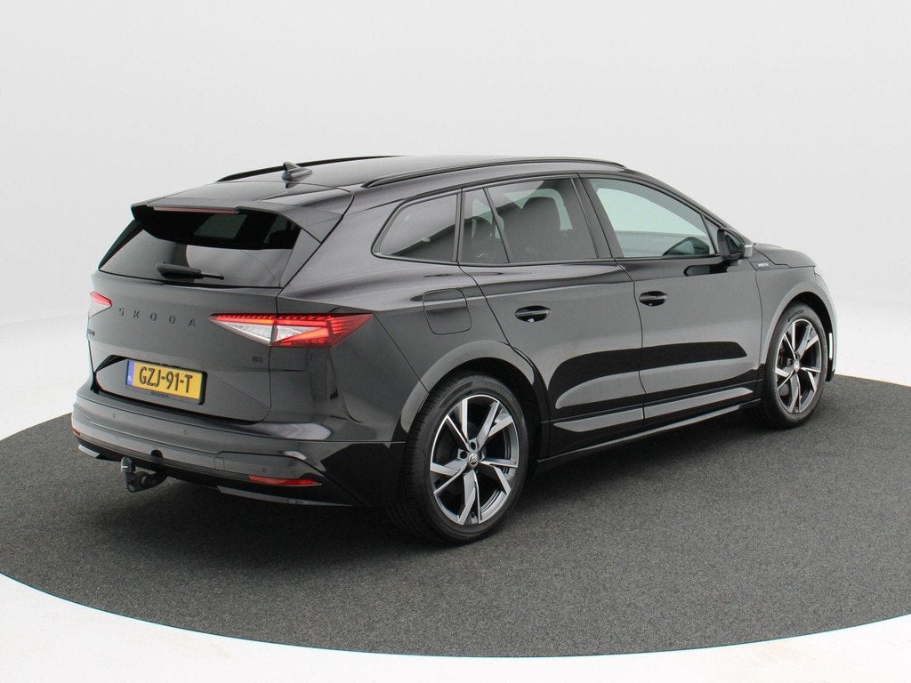 Skoda Enyaq iV 85 Sportline 286 Pk | Stoel/Stuur Verwarming, Automaat, Achterwielaandrijving, Zwart, 82 kWh