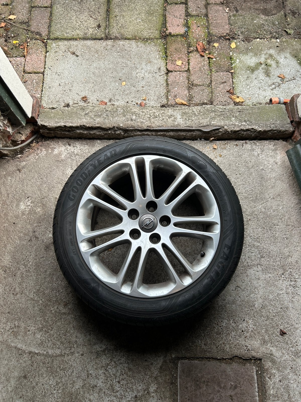 Opel 18 inch lichtmetalen velgen Goodyear banden 245/45 R18, 18 inch, Banden en Velgen, Ophalen of Verzenden, Personenwagen