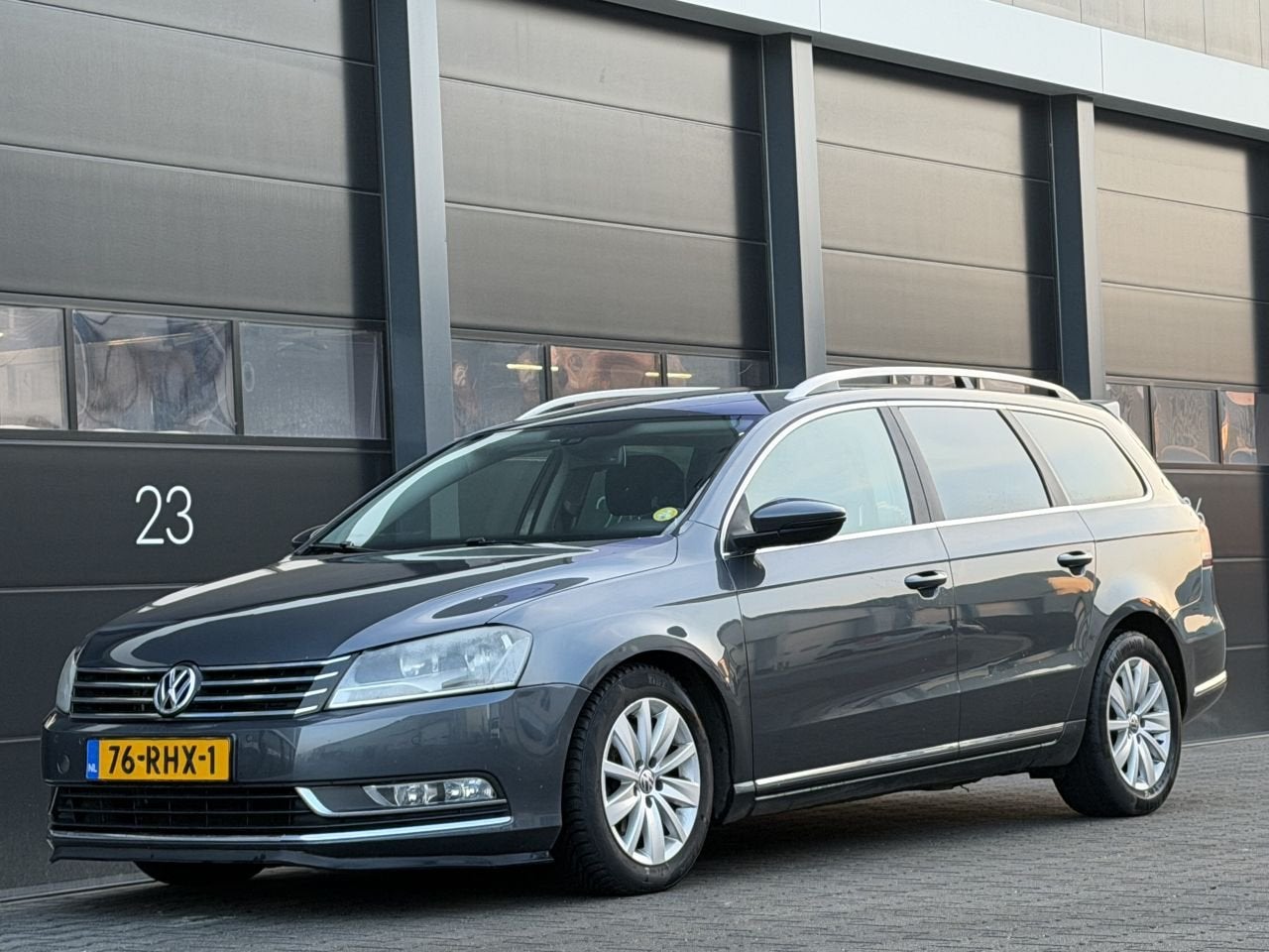 Volkswagen Passat 1.6 TDI Navi Clima PDC (bj 2011), Voorwielaandrijving, 4 cilinders, 23 km/l, Origineel Nederlands