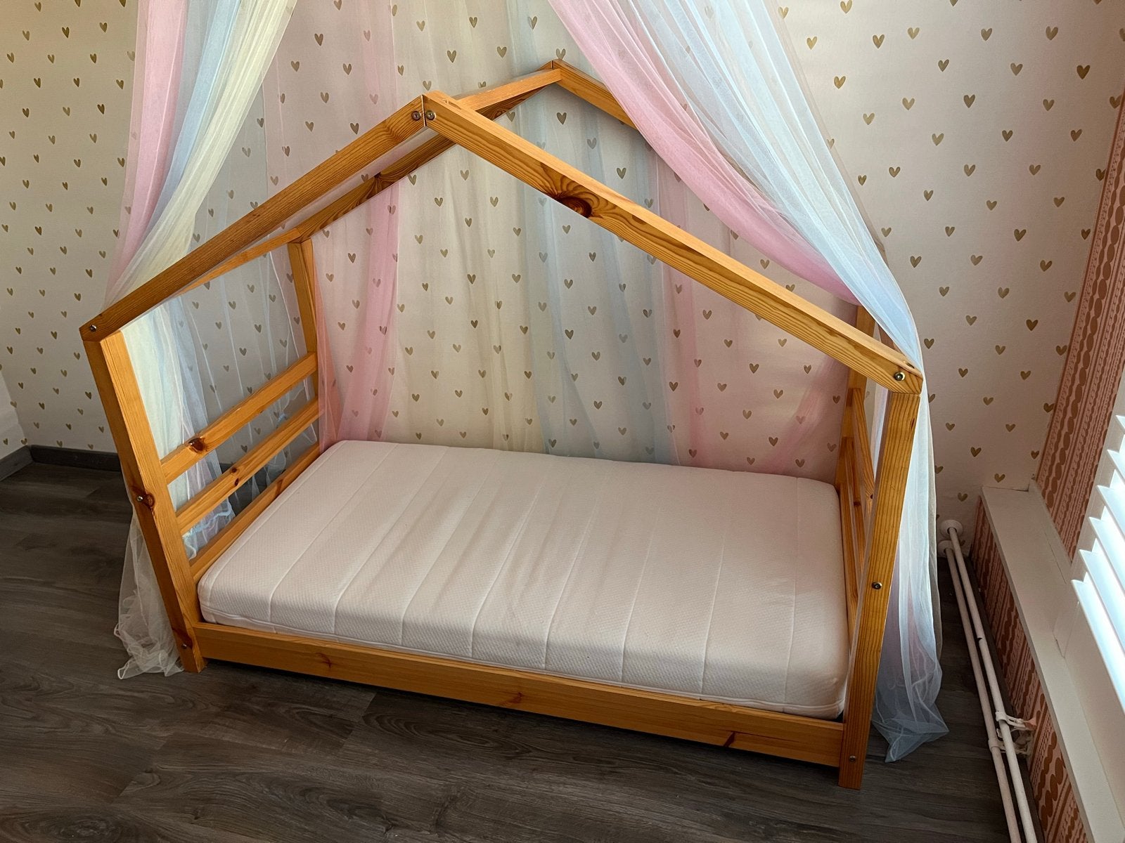 Huisjesbed 140x70 cm, Kinderen en Baby's, Kinderkamer | Bedden, Ophalen, Gebruikt, 70 tot 85 cm, 140 tot 160 cm