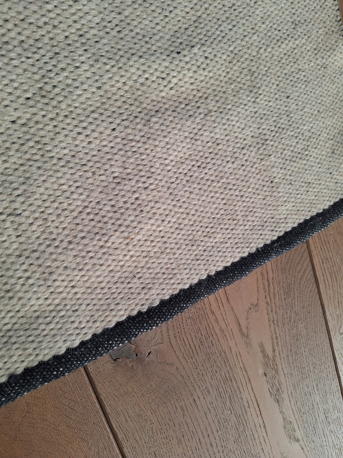 Mooi wollen vloerkleed, dubbelzijdig, v Karwei 130 x 200 cm, Ophalen, Gebruikt, 100 tot 150 cm, 200 cm of meer