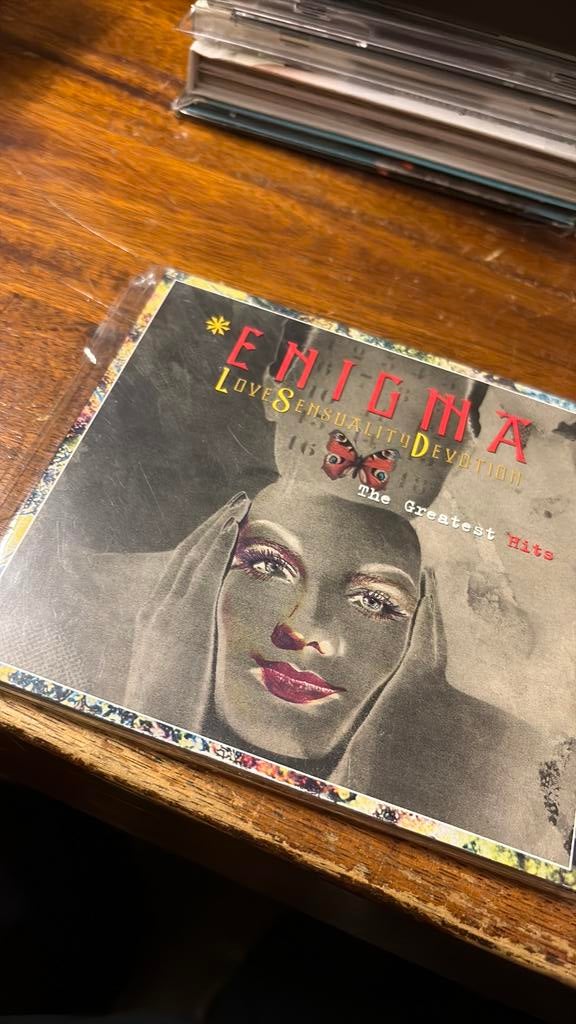 Enigma cd digipack greatest love devotion Sensuality, Ophalen of Verzenden, Zo goed als nieuw