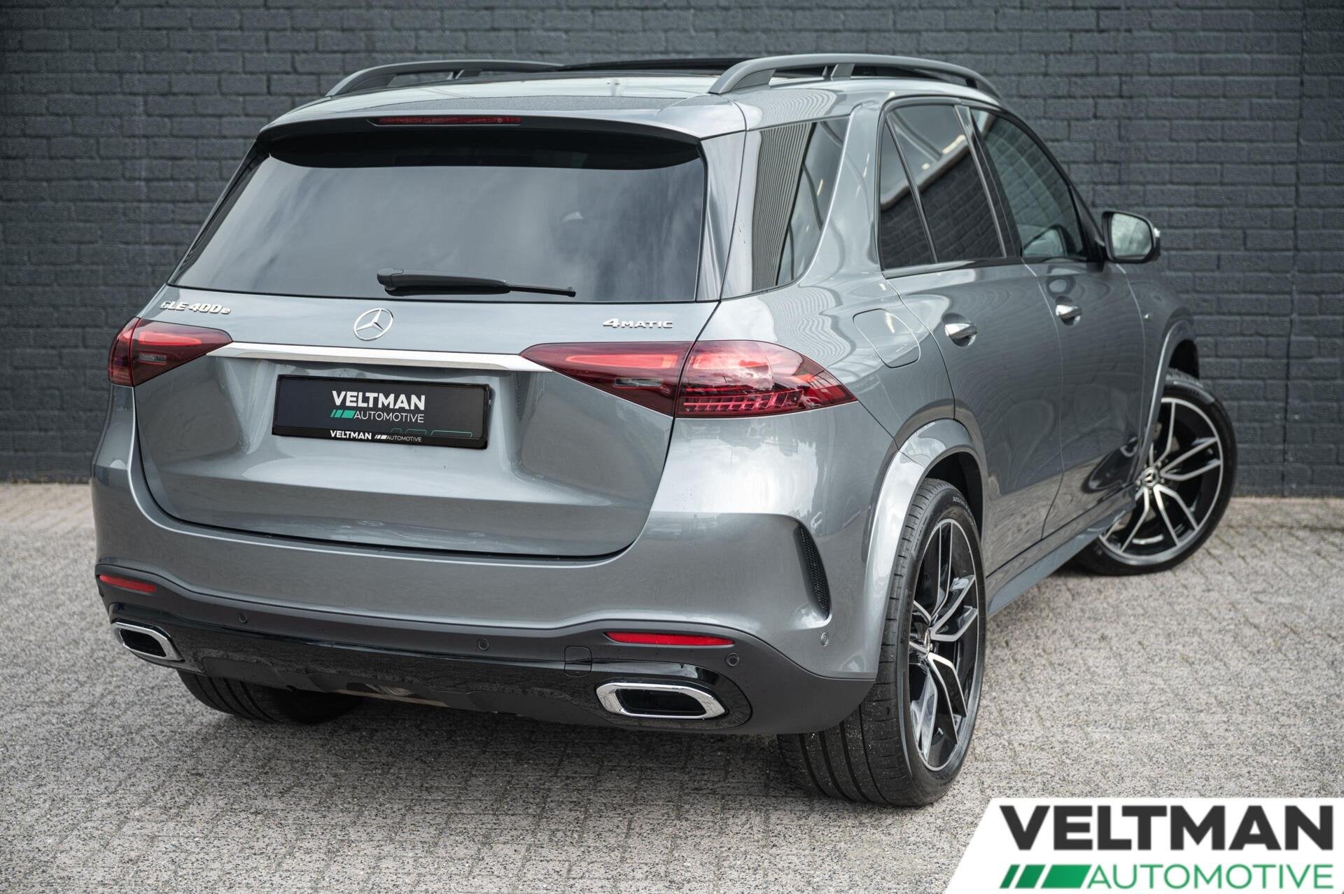 Mercedes GLE-klasse 400 e 4MATIC AMG Line PANO 22INCH BURMES, Auto's, Automaat, Dealer onderhouden, Gebruikt, 4 cilinders