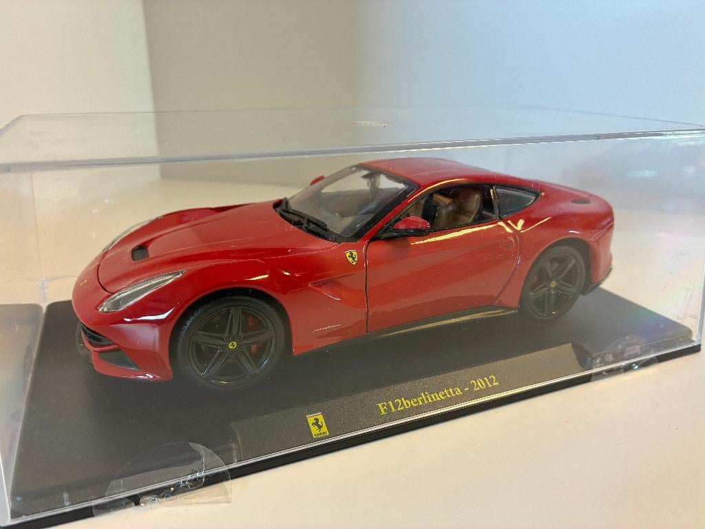 27504: Ferrari F12 Berlinetta - 2012 - Atlas 1:24, Hobby en Vrije tijd, Auto, Nieuw, Ophalen of Verzenden, Bachsatztstr. 54 D 72131 Ofterdingen, Germany