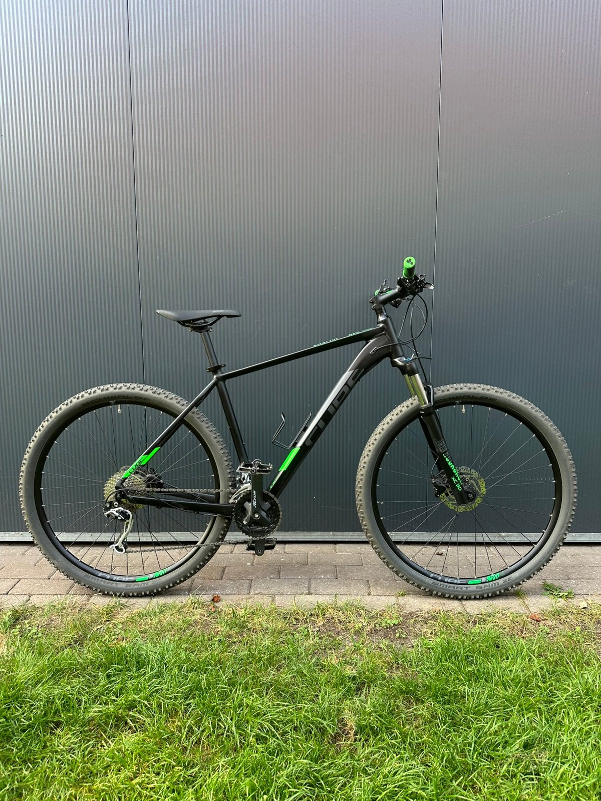 Foto 2 van Mountainbike | Cube Analog HPA | 29” | Maat L