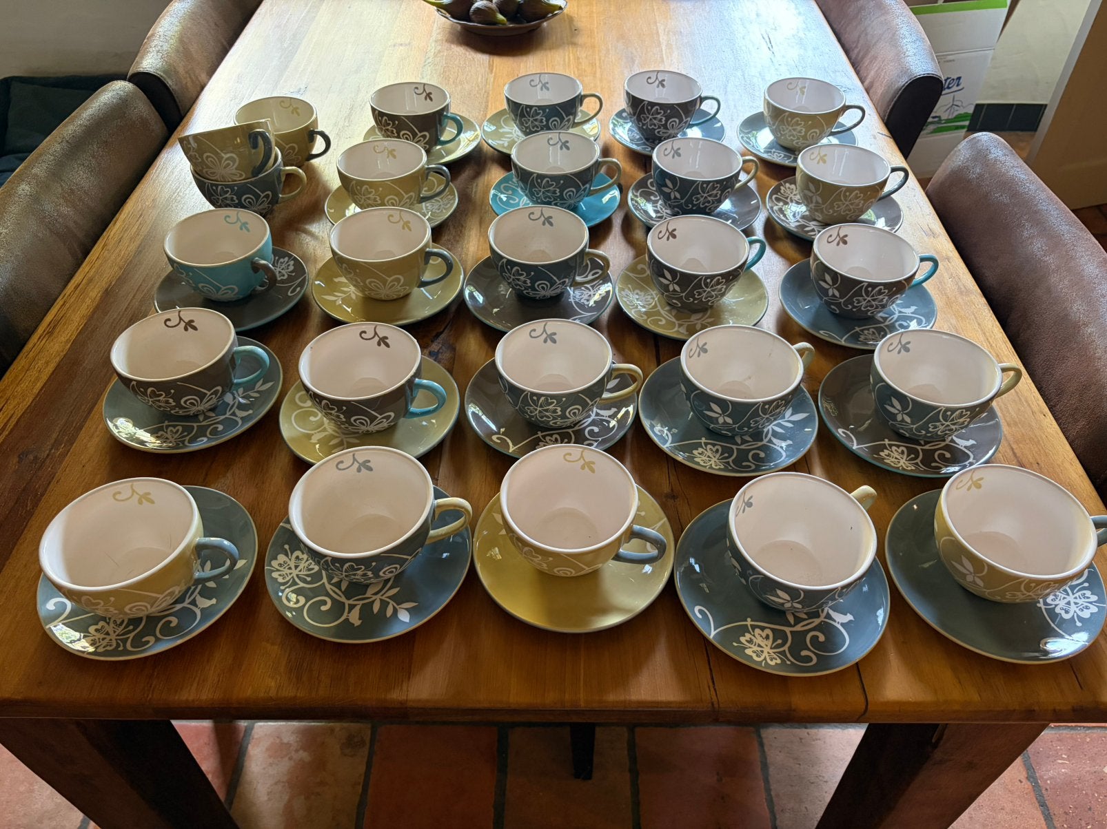 26 Riverdale kop en schotels, Huis en Inrichting, Keuken | Servies, Ophalen, Gebruikt, Overige stijlen, Kop(pen) en/of Schotel(s)