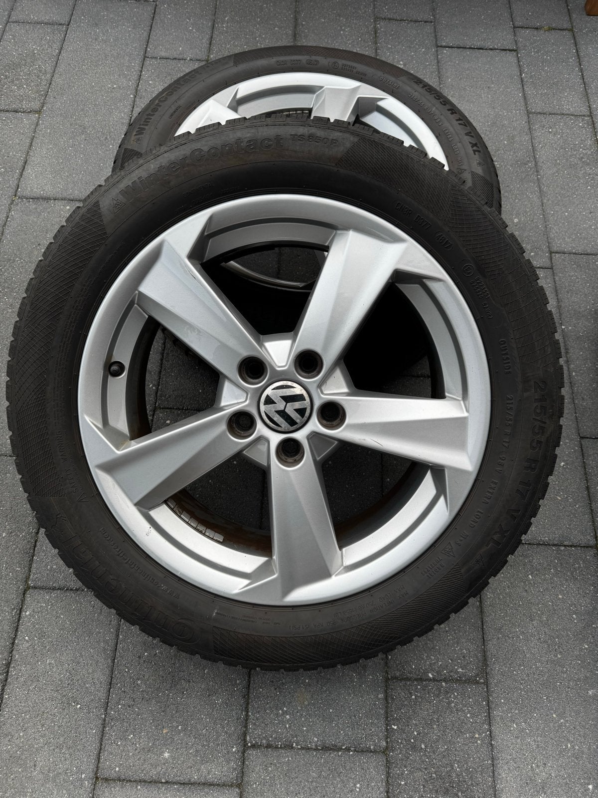Winterbanden + aluminium velgen - VW Golf 8, Ophalen, Banden en Velgen, 17 inch, Winterbanden