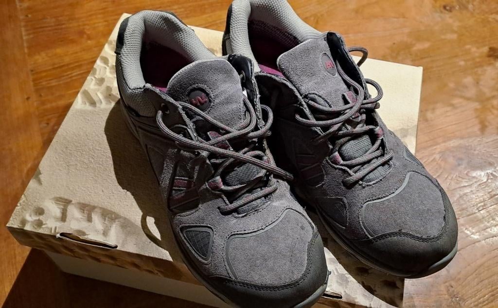 Wandelschoenen HN  maat 42  grijs  zgan, Zo goed als nieuw, Grijs, Human Nature, Wandelschoenen