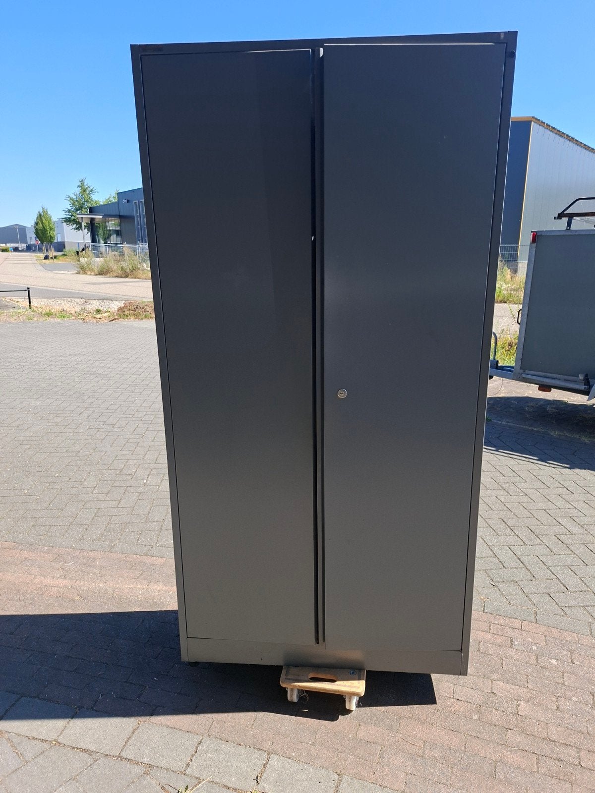 Metalen kasten, Ophalen, Gebruikt