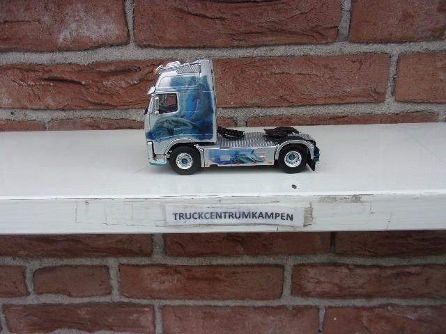 WSI  Volvo  FH3  van  Dinetra  Transport.